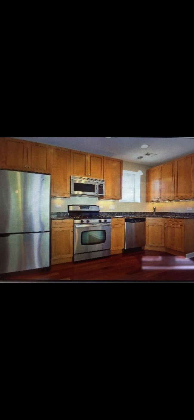 Foto del edificio - 3422 W Cullom Ave