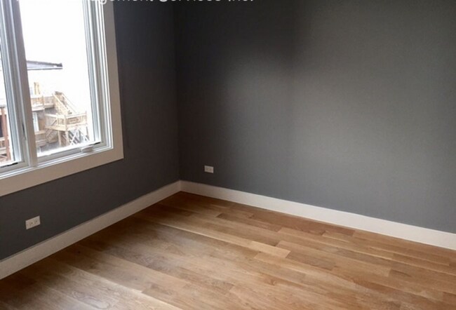 Foto del edificio - 3452 N Southport Ave