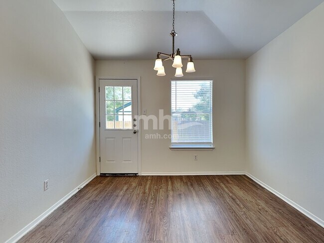 Foto del edificio - 300 Glen Valley Ln