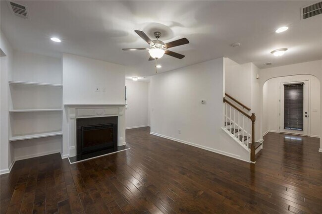 Foto del edificio - 2341 Attewood Dr