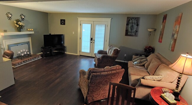 Living Room - 18 Larkspur Ln