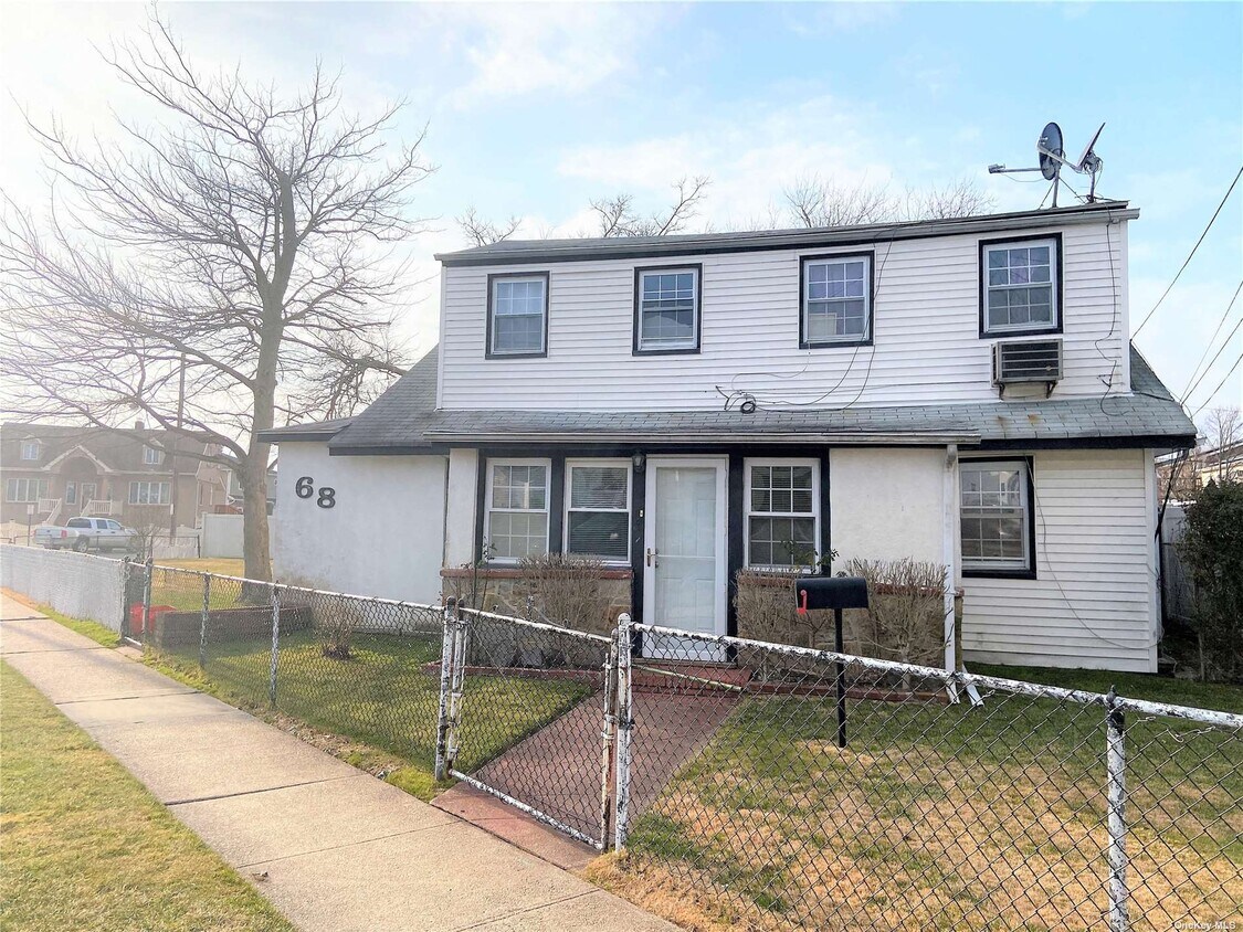 Primary Photo - 68 Radcliffe Rd