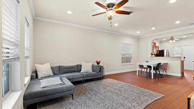 Foto del edificio - Beautifully Updated Smart Home Near Downtown San Antonio