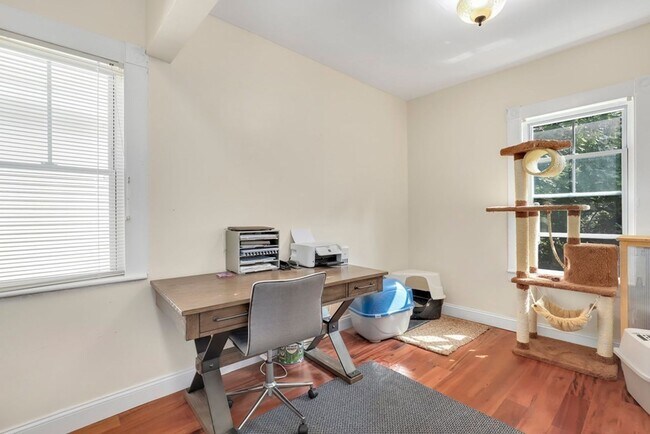 Foto del edificio - Large 3 bedroom 1 bathroom apartment North Andover