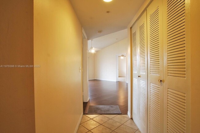 Photo - 4175 N Haverhill Rd Apartment