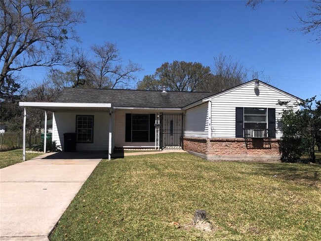 Building Photo - 6111 Annunciation St
