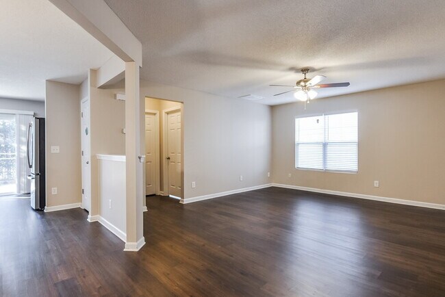 Building Photo - 21 Valleyfield Dr