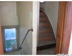 Hall and stairway - 317-19 Leavenworth Ave