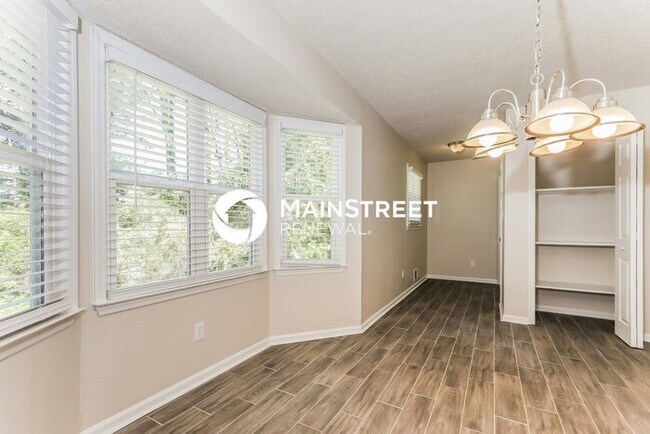 Building Photo - 5 Bedroom Pet-Friendly Home in JONESBORO, GA with Main Street Renewal
