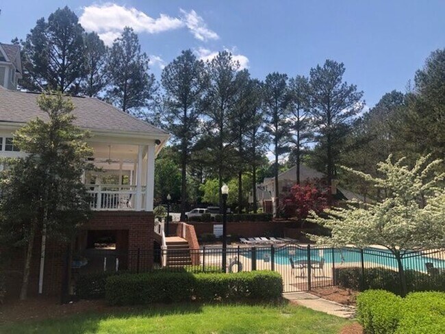 Foto del edificio - 2-bedroom Mathews Townhome