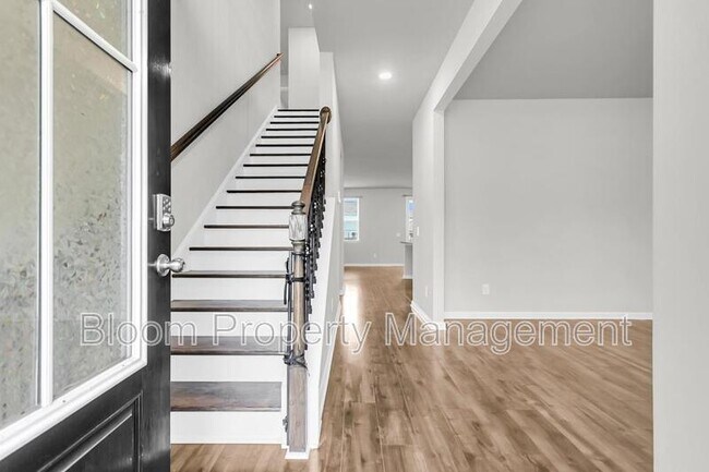 Building Photo - 227 Shortmarsh St