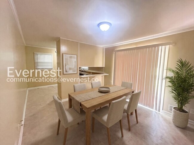 Building Photo - 3460 Estes Dr
