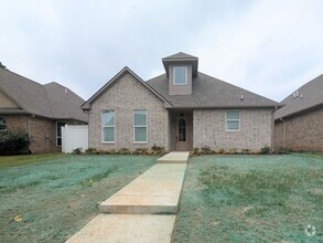 Building Photo - 1 Fernwood Dr