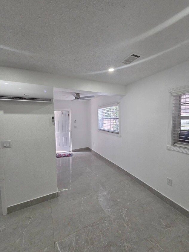 Building Photo - 16920 NW 53rd Ave