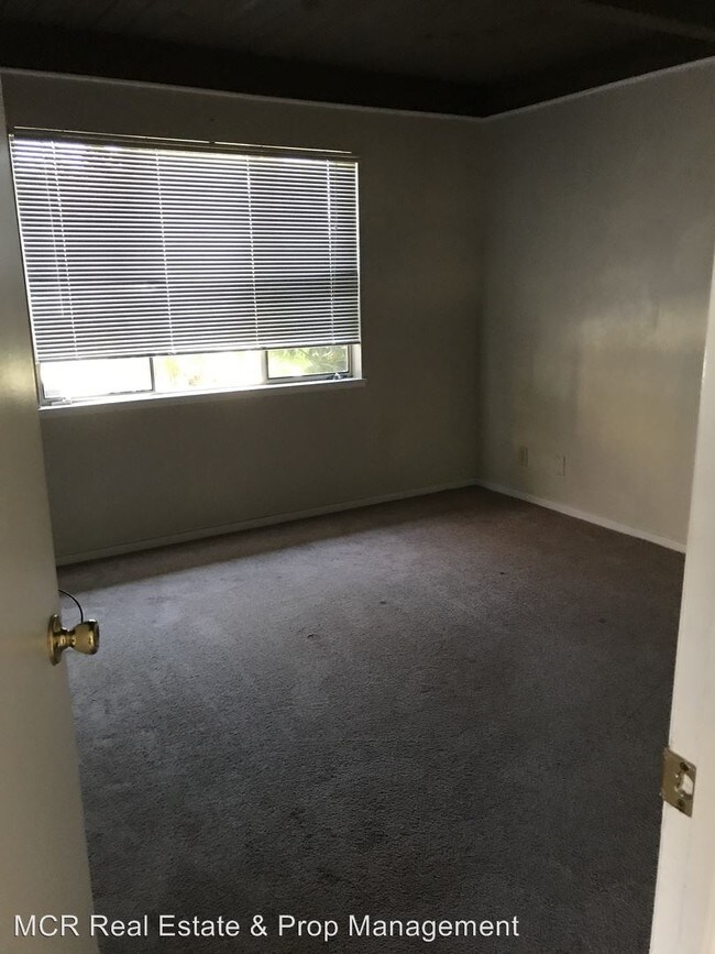 Building Photo - 1830 Rosecrans Way
