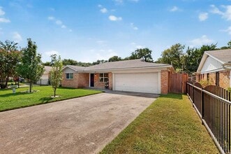 Building Photo - 207 Longacre Ln