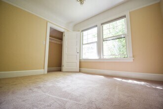 Building Photo - 2533 NE Clackamas St