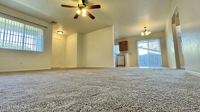 Foto del edificio - 3101 N Corrine Dr