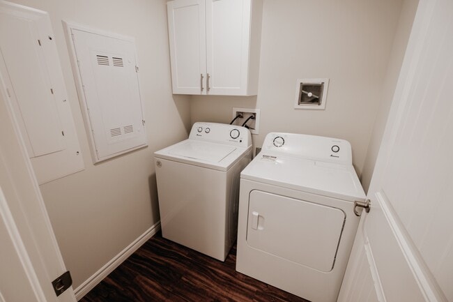 Building Photo - Park Place I