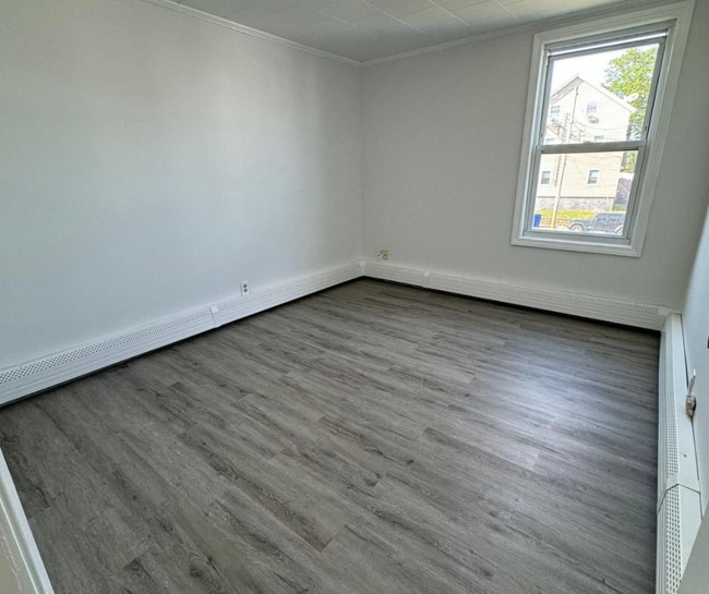 Room 2 - 1179 S Main St