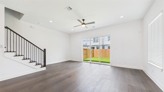 Building Photo - 6732 Lozier St