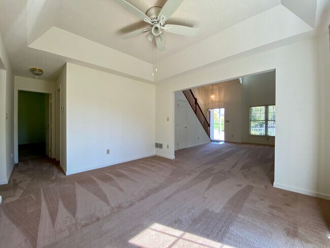 Foto del edificio - Luxury Townhome on Private Drive