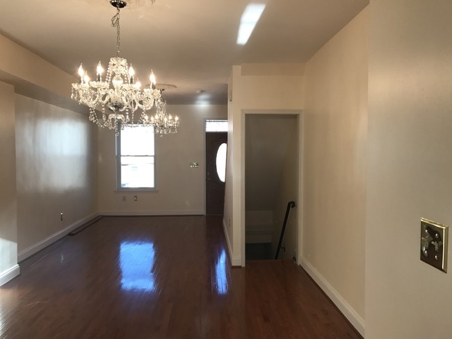 Living Room/Dining Room Combo - 631 Oldham St