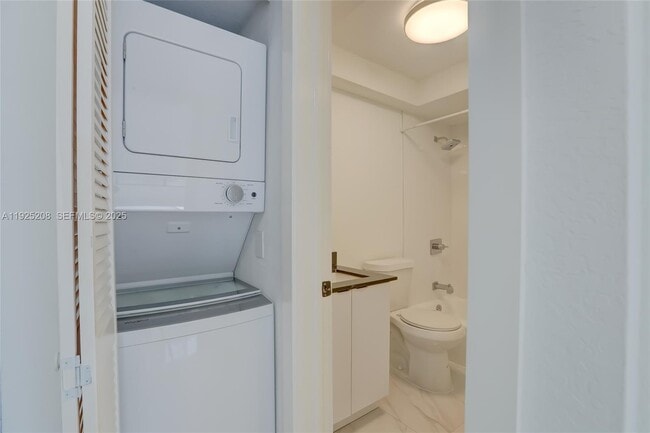 Foto del edificio - 2140 NE 56th St