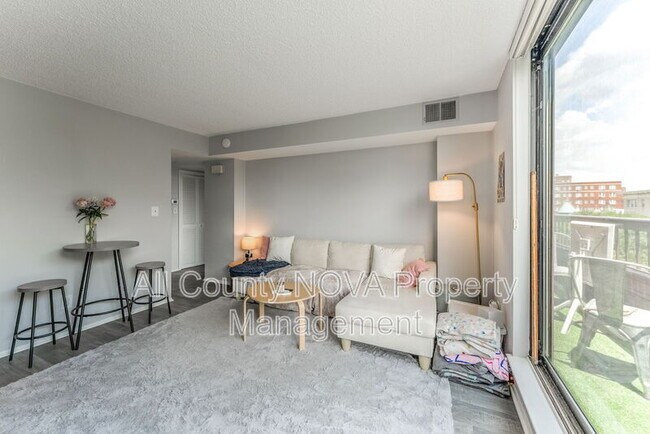Foto del edificio - 1700 17th St NW