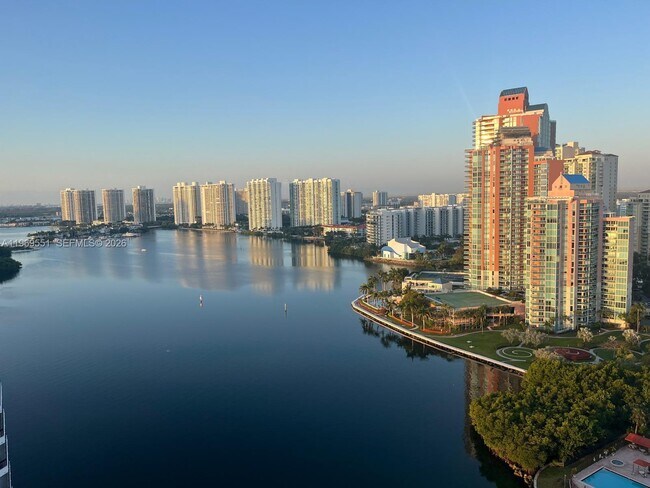 Foto del edificio - 3530 Mystic Pointe Dr