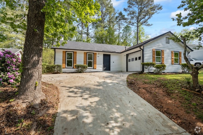 Building Photo - 5142 Huxley Rd