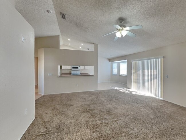 Building Photo - 523 Terranova Cir