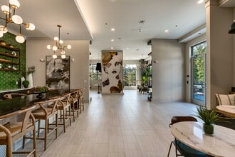 Building Photo - Meridian at North Hills
