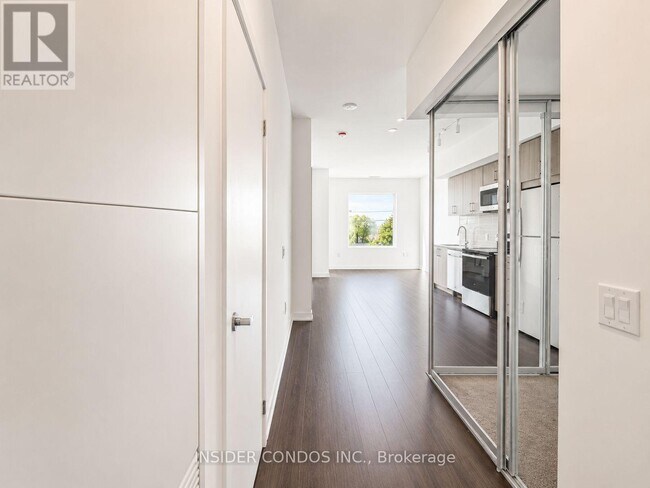 Photo du bâtiment - 4010 Eglinton Ave W