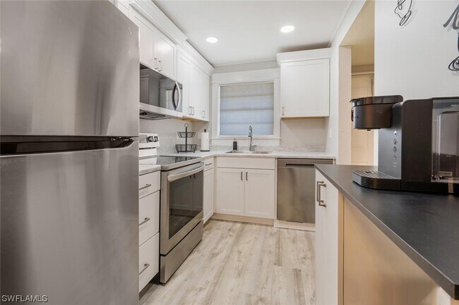 Foto del edificio - 499 Forest Lakes Blvd