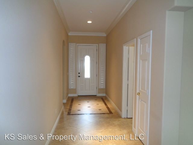 Building Photo - 3 br, 2 bath House - 10326 E. Pine Valley Dr.
