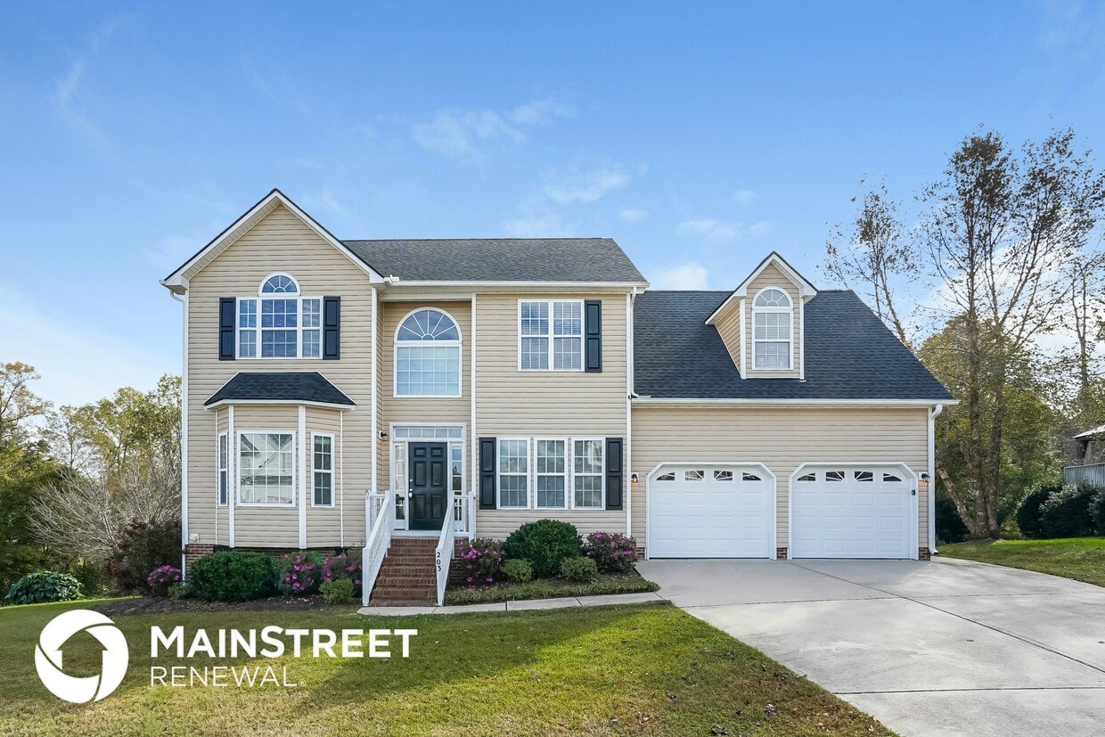 Foto principal - 203 Majestic Oak Dr