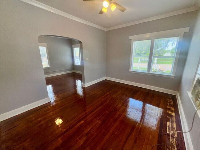 Foto del edificio - 2330 S Ferncreek Ave