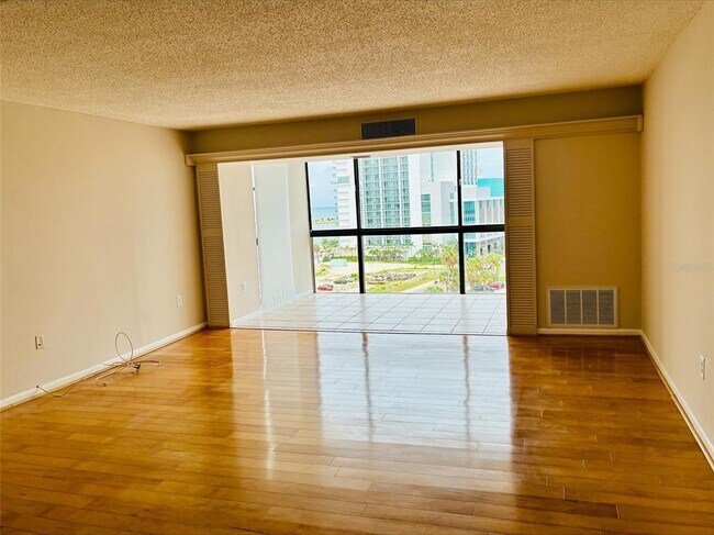 Foto del edificio - 800 S Gulfview Blvd