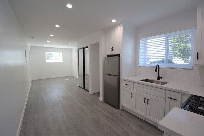 Foto del edificio - 5340 Whitsett Ave