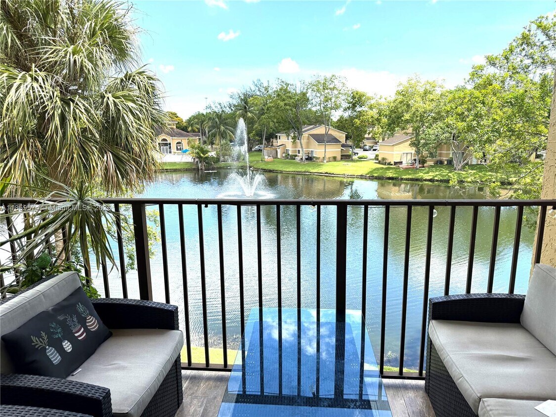 Foto principal - 301 Palm Way