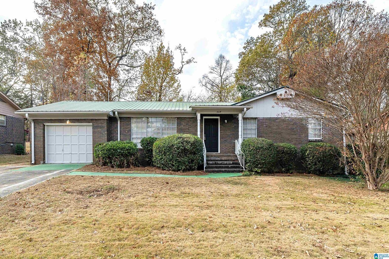 Primary Photo - 809 4th Ave