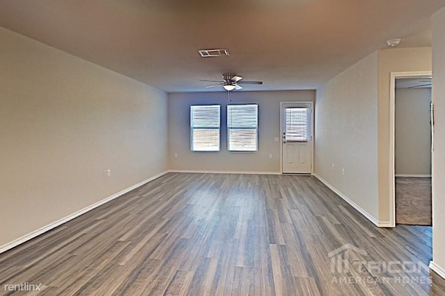 Building Photo - 601 Embassy Oaks