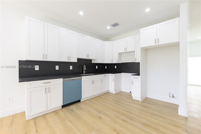 Foto del edificio - 1864 NW 91st St