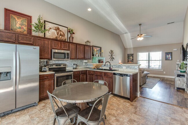Kitchen - 5448 Elkanah Ct