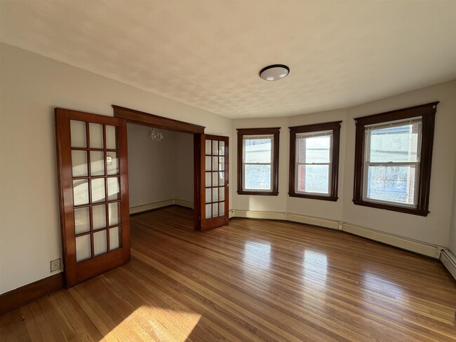 Building Photo - 30 Medford St