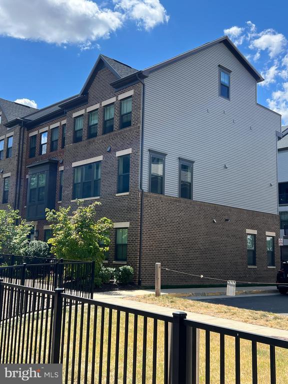 Building Photo - 2319 Water Promenade Ave