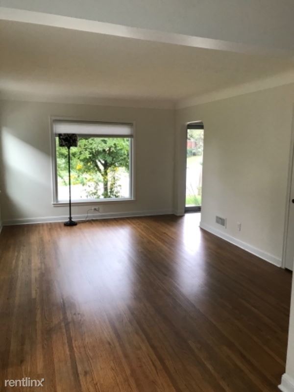 Foto del edificio - 1528 Lexington Pkwy N
