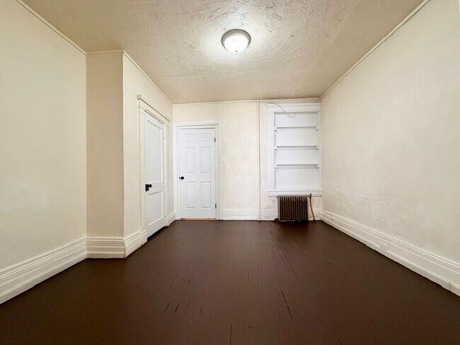 Foto del edificio - 745 E Market St