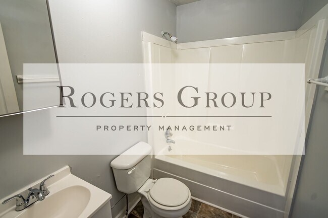 Foto del edificio - #103*** - 811-813 Hughes St Duplex